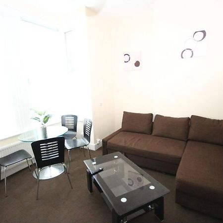 Willesden Lodge 런던 외부 사진
