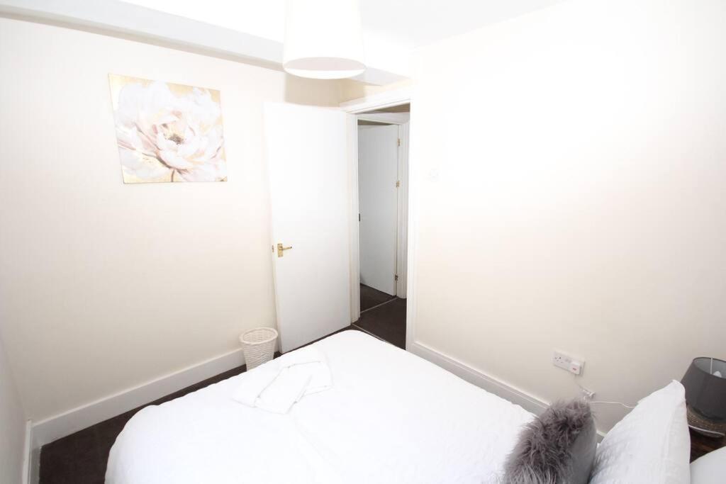 Willesden Lodge 런던 외부 사진