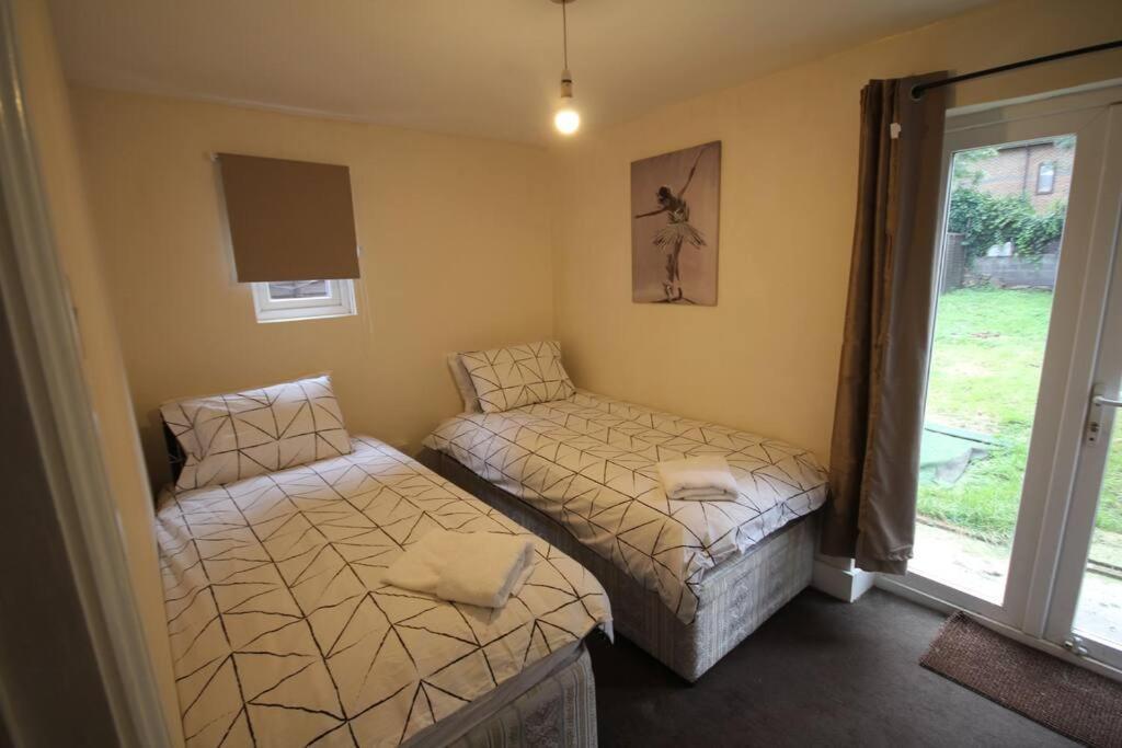 Willesden Lodge 런던 외부 사진
